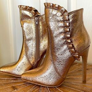 NWT Size 7.5 Shoe Dazzle Rose Gold Faux Leather Booties